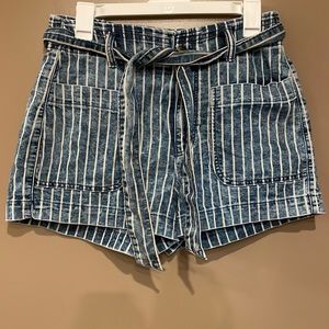 American eagle size 8 shorts